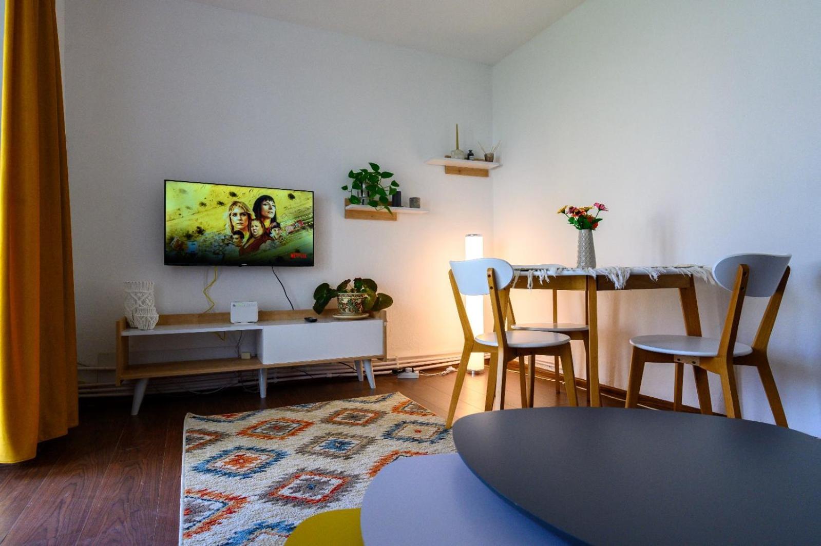 Apartament Corina Cu Parcare Bistriţa Exterior foto