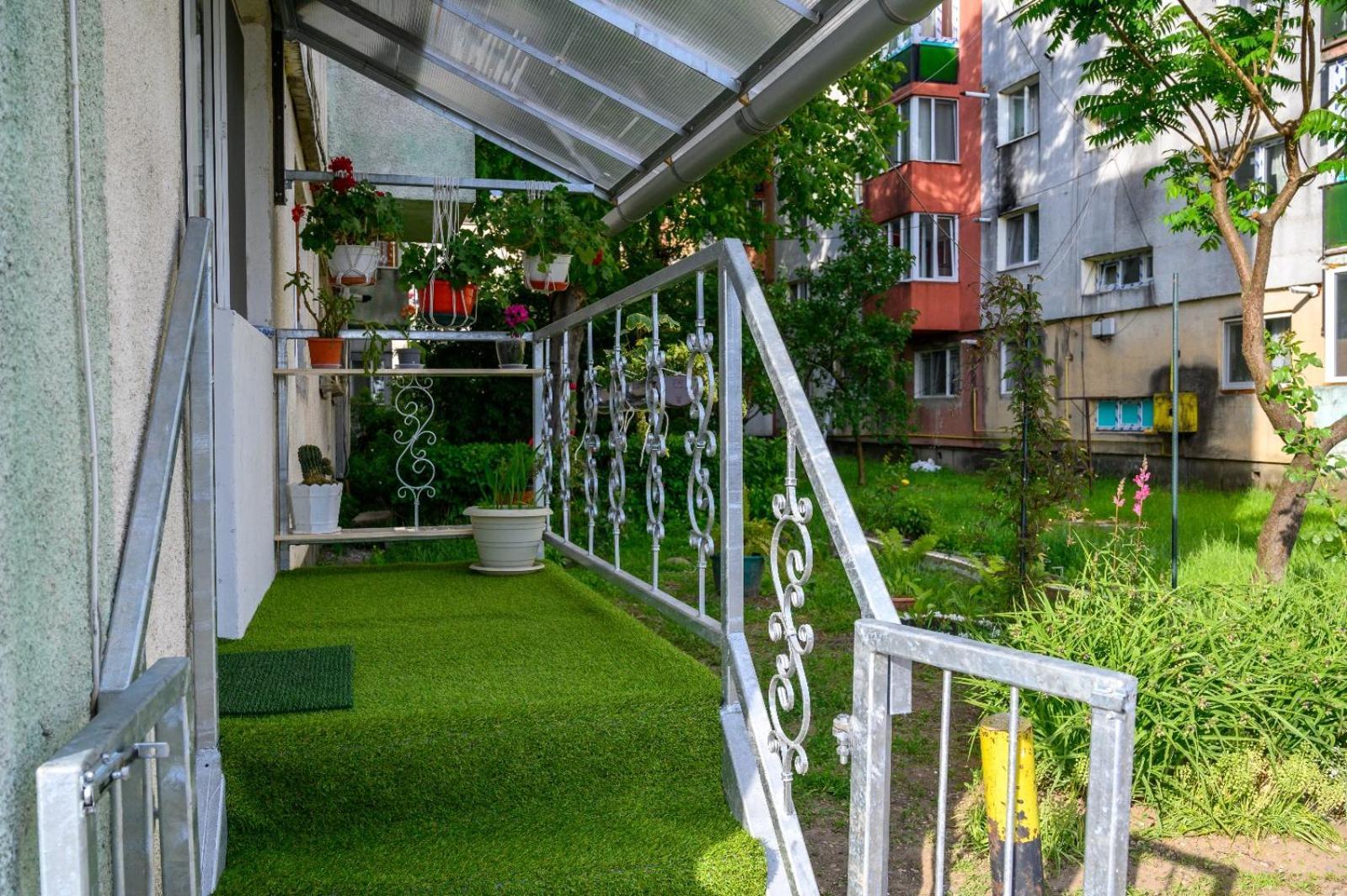 Apartament Corina Cu Parcare Bistriţa Exterior foto